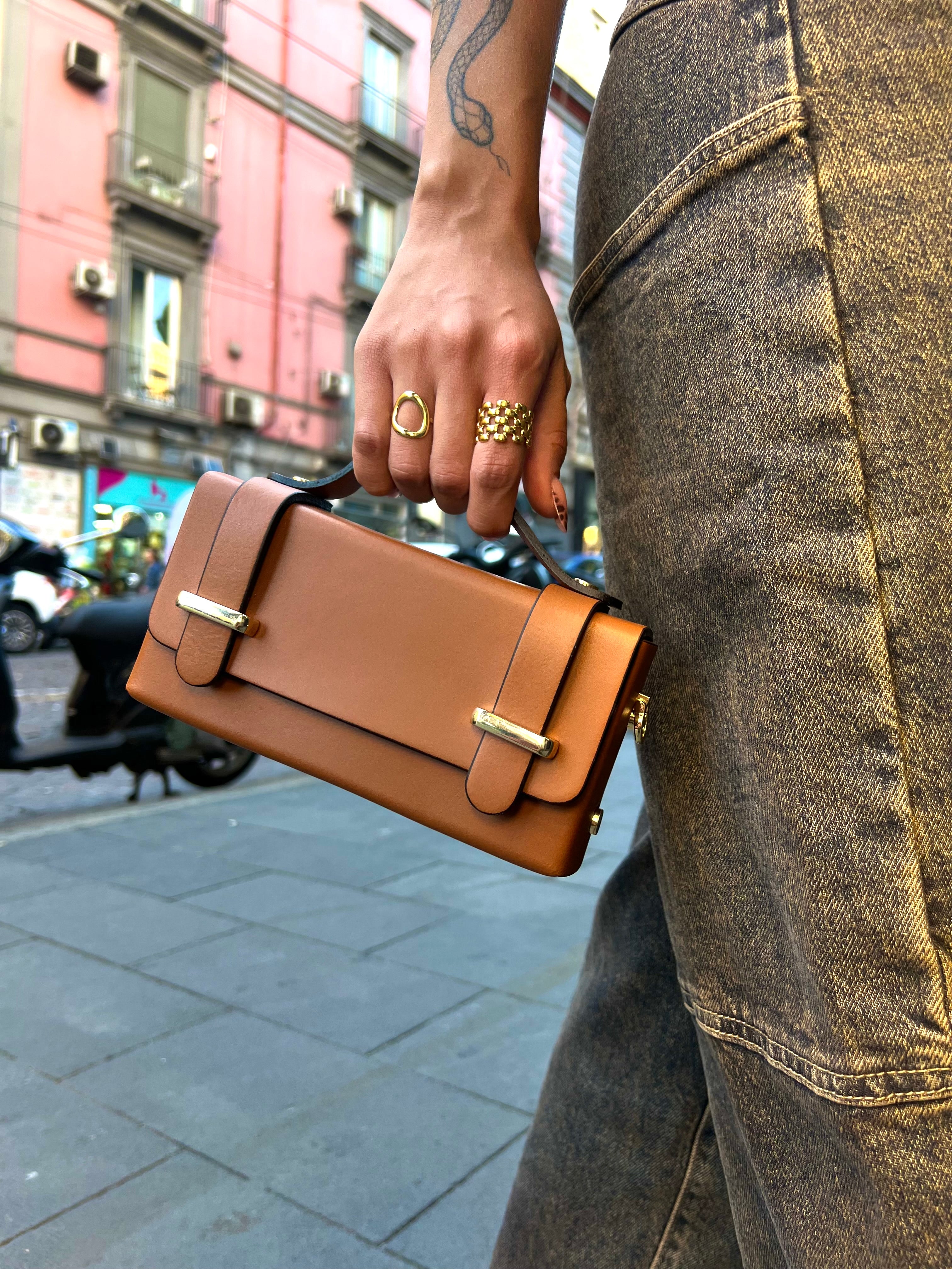 Borsa Iconic